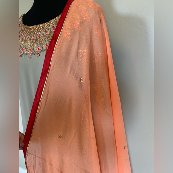 Palazzo Suit - Picture 5 of 5